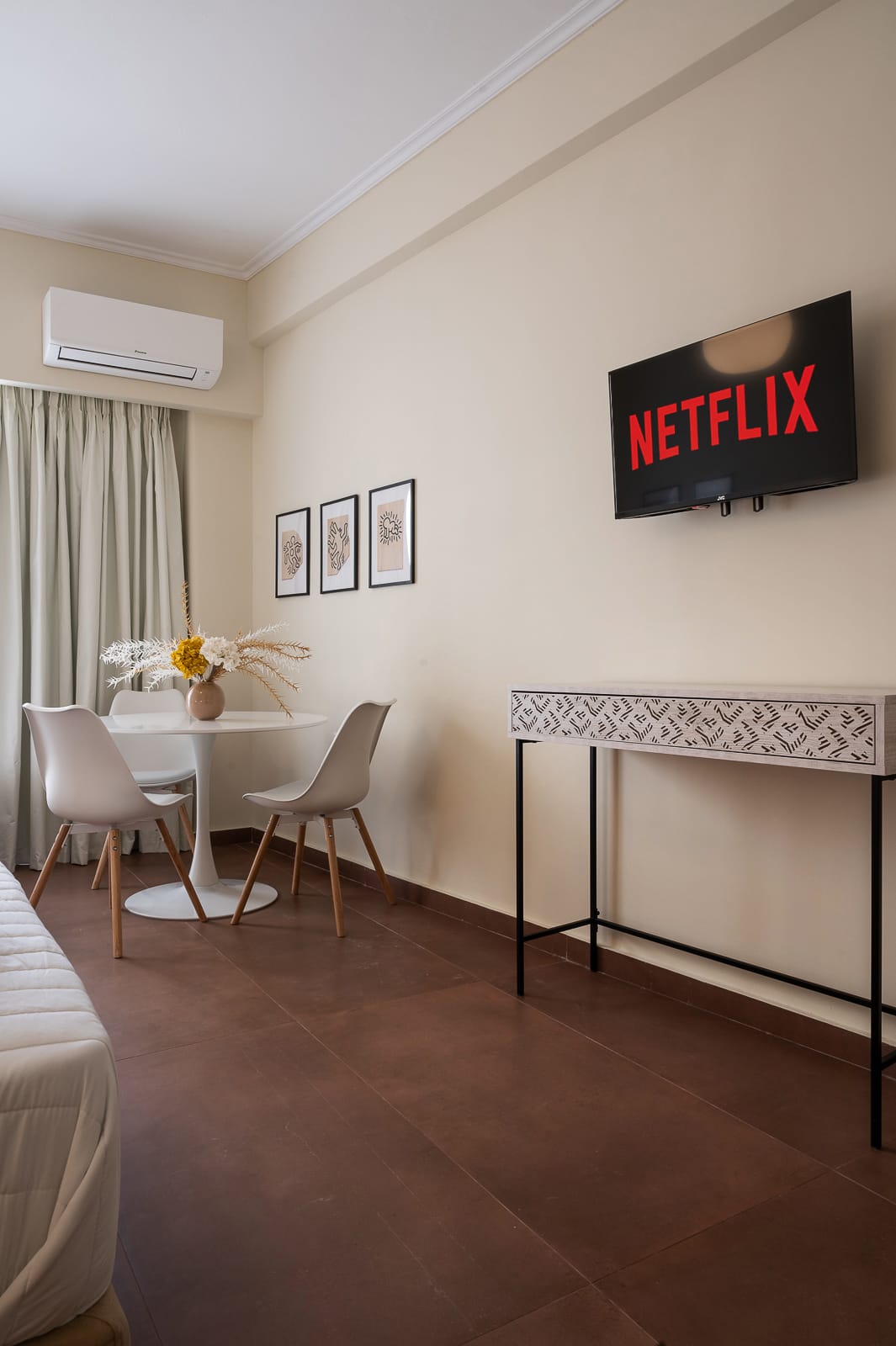 Studio Apartment (Story 1a)