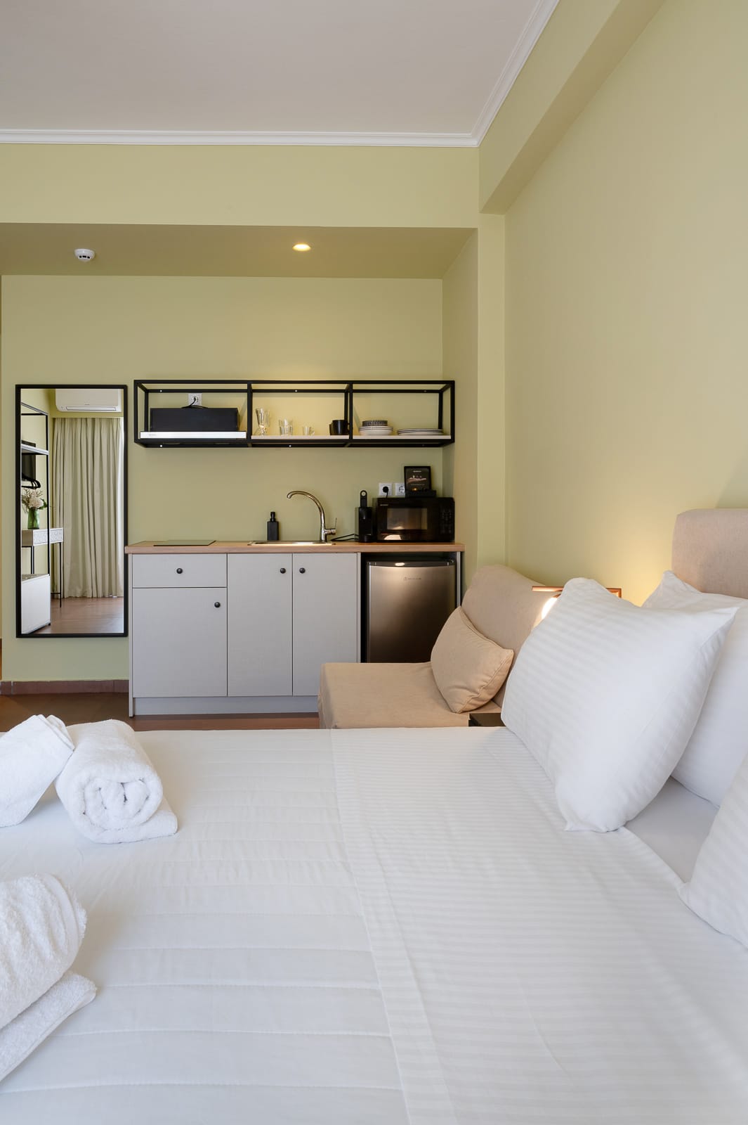 Studio Apartment (Story 2b)
