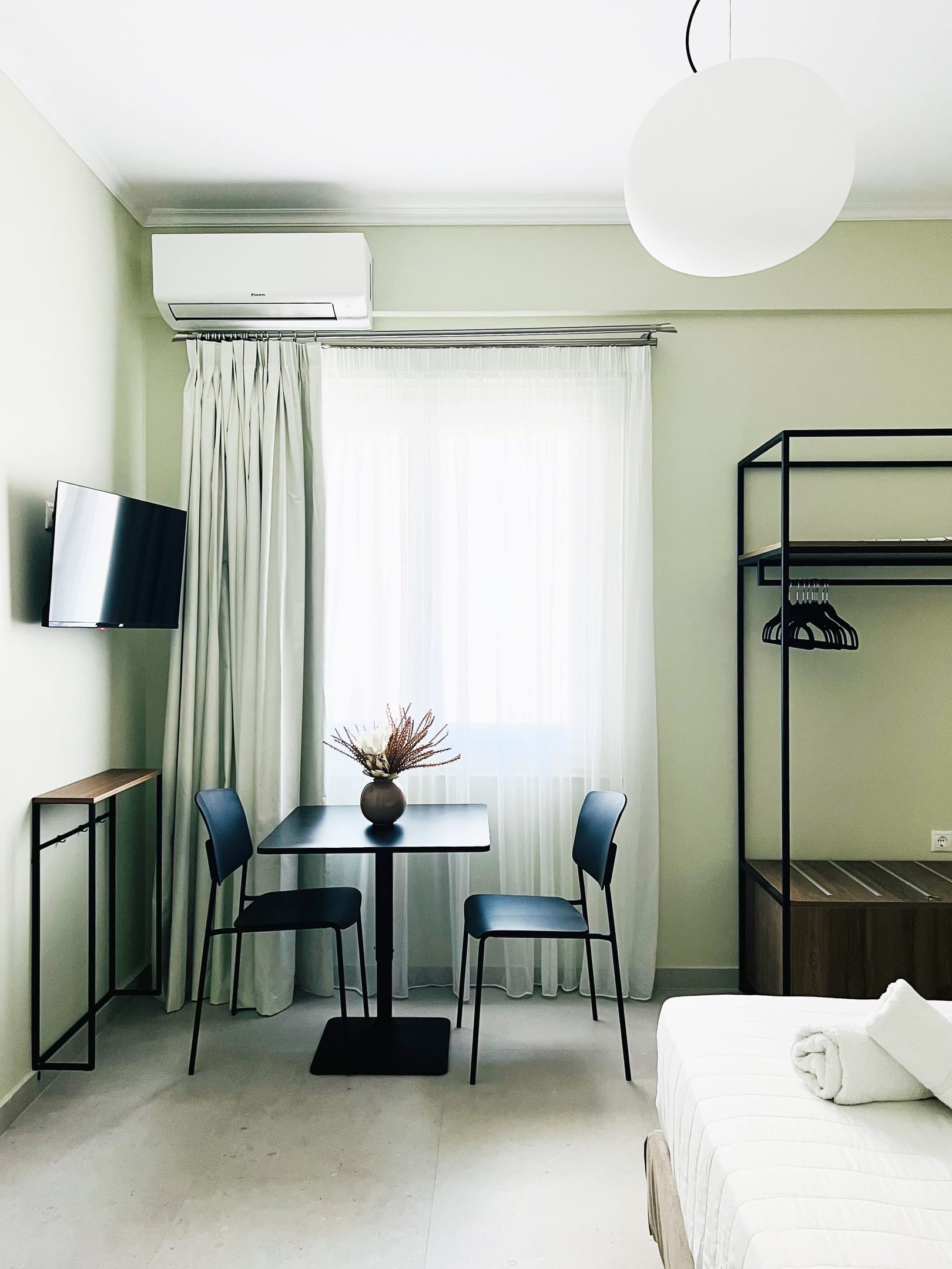Studio Apartment (story 3c)