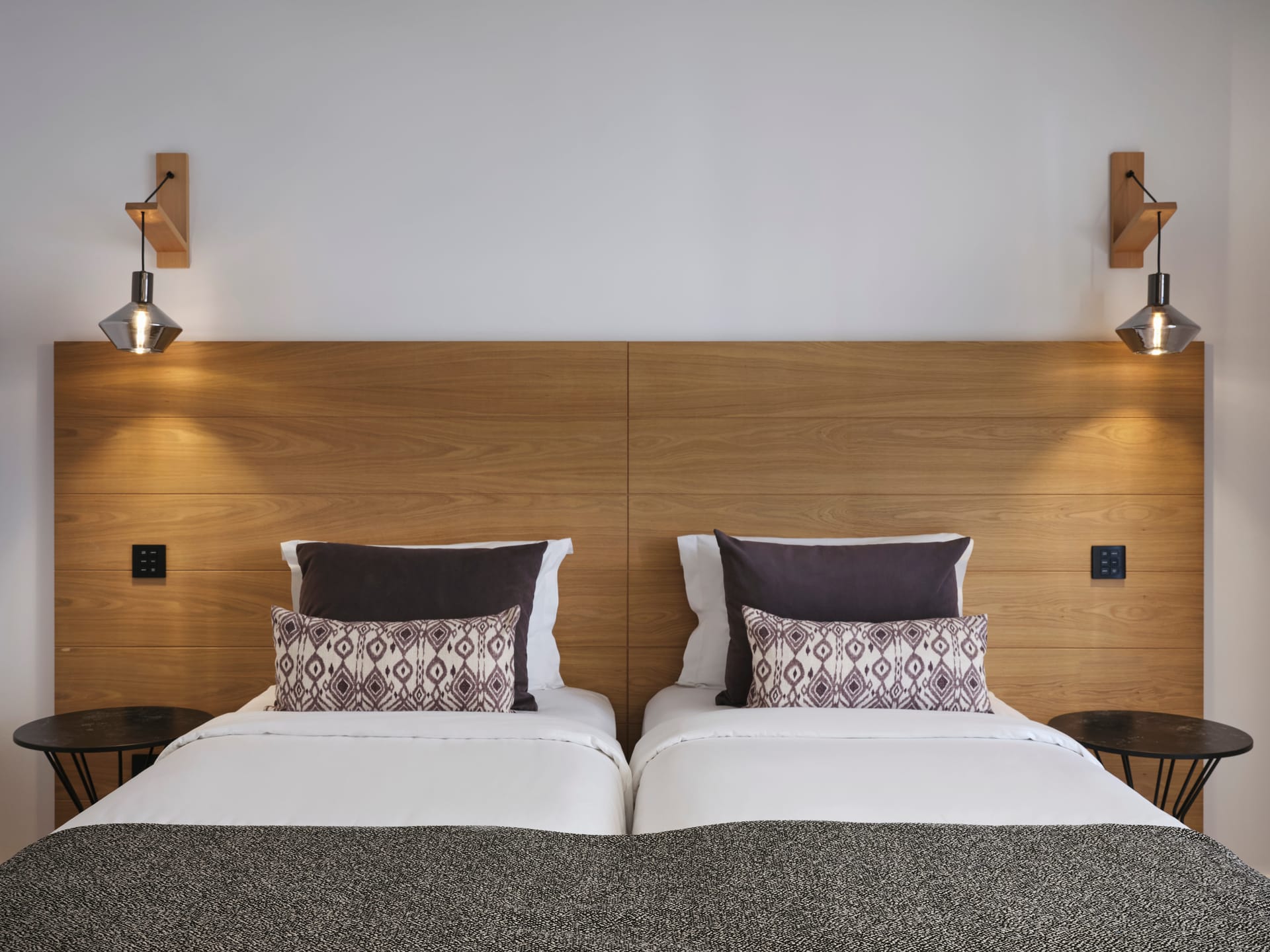 Twin / Double Room Inland View