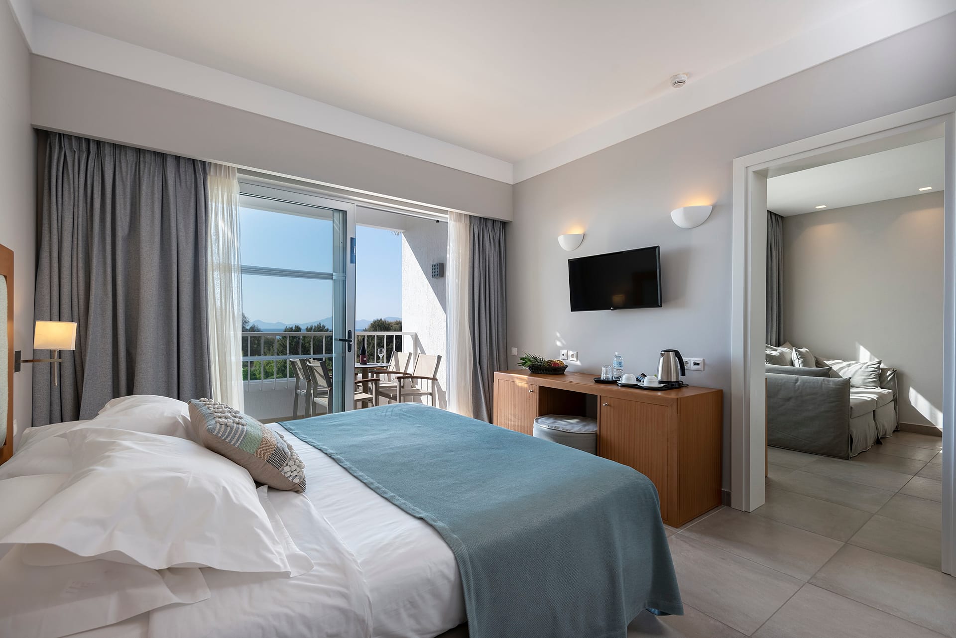 Executive Suite Garden View | Resort Area