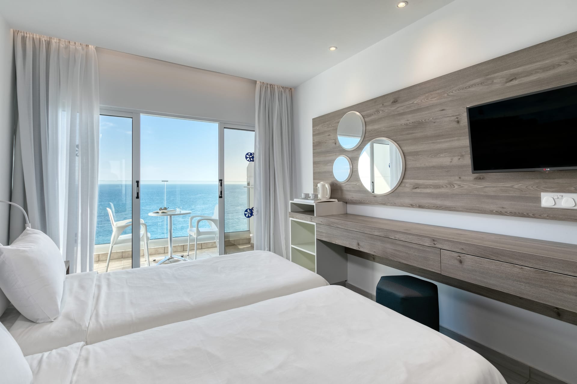 Twin / Double room Sea View