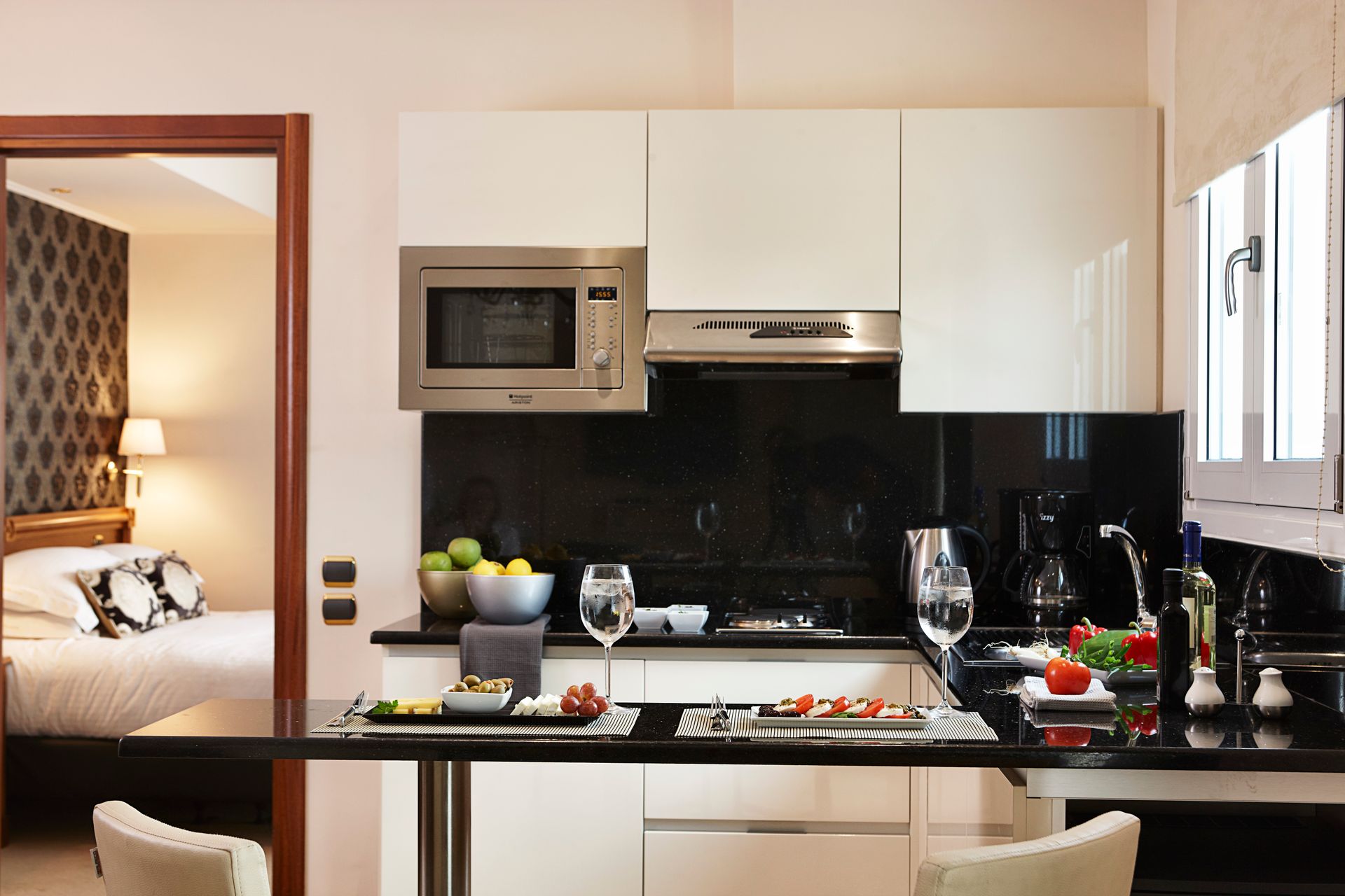 AVA EXCLUSIVE SUITE - ACROPOLIS VIEW [55m²/590ft² with veranda]