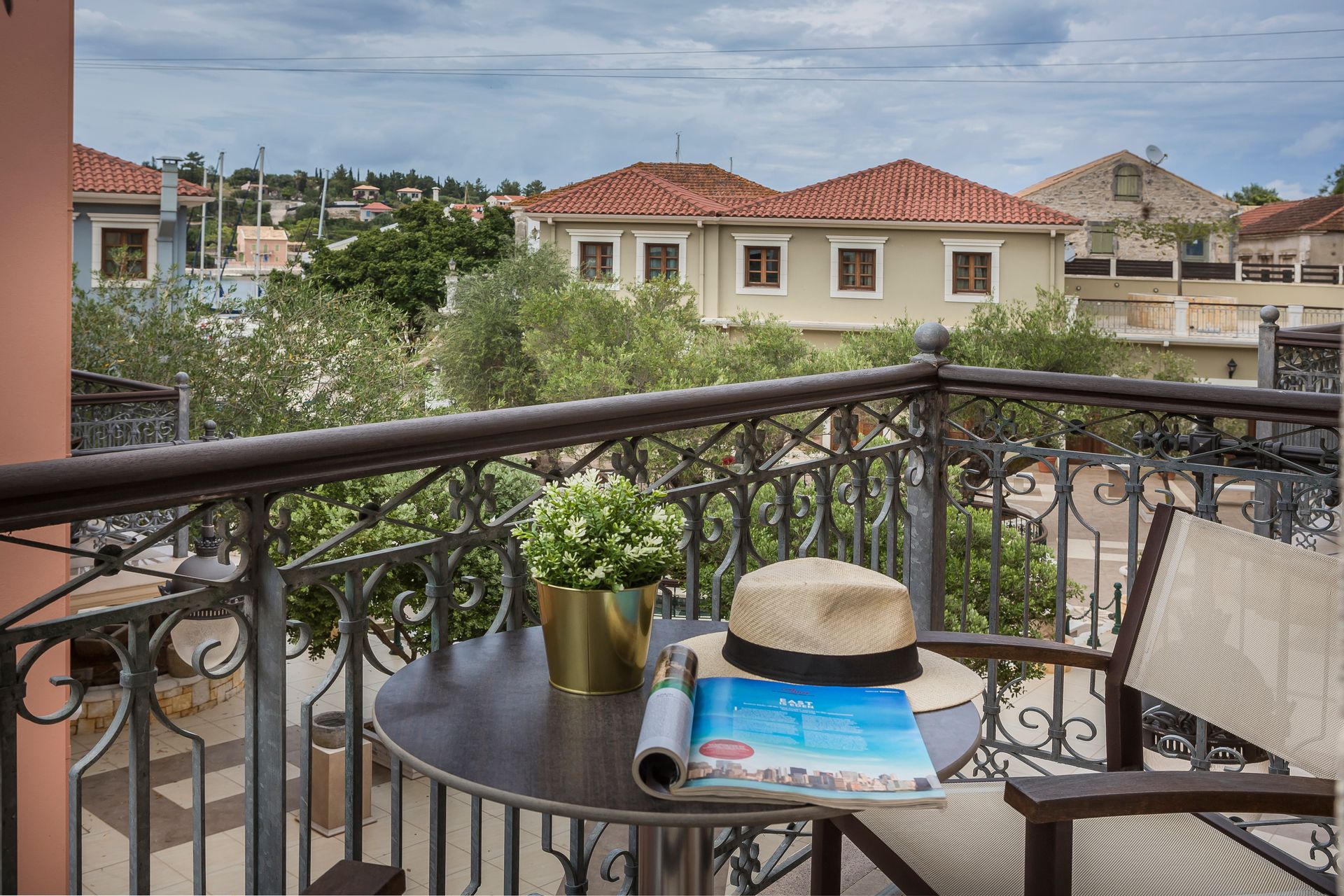 Suite with Partial Harbour View No 104