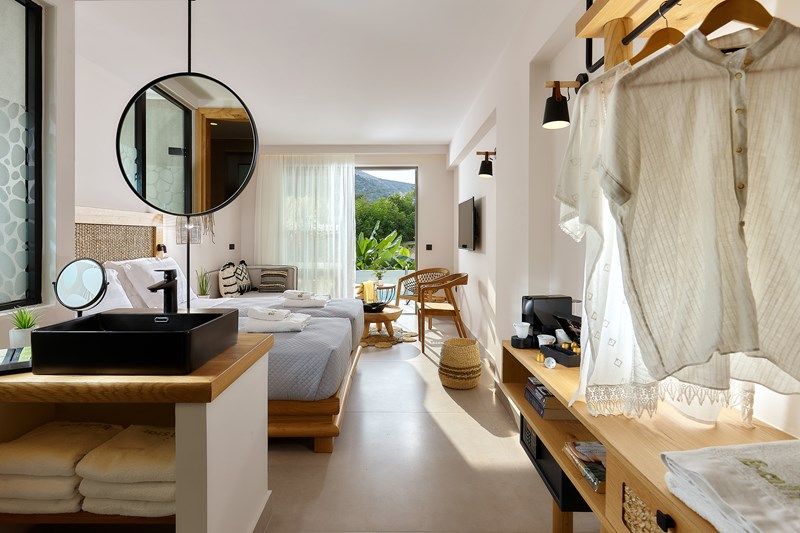 Junior Suite Garden or Side Sea View & Sharing Pool