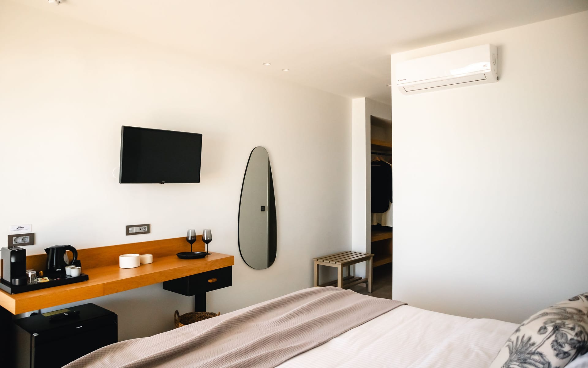 Batis Aero Beachfront Wellbeing Hotel