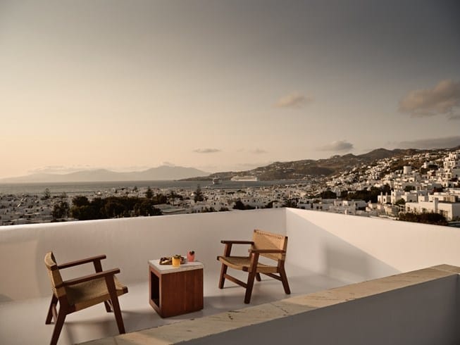 2 Bedroom Suite Nextdoor with Private Jacuzzi & Sea View (3 meters from main hotel - sleeps 5)