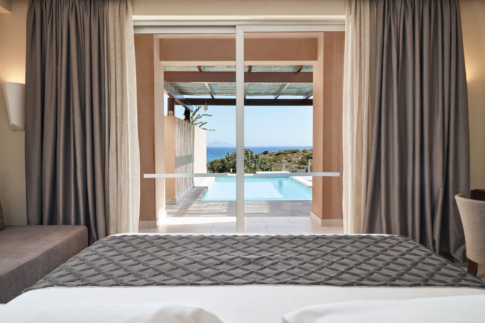 Suite with Private Pool Sea View
