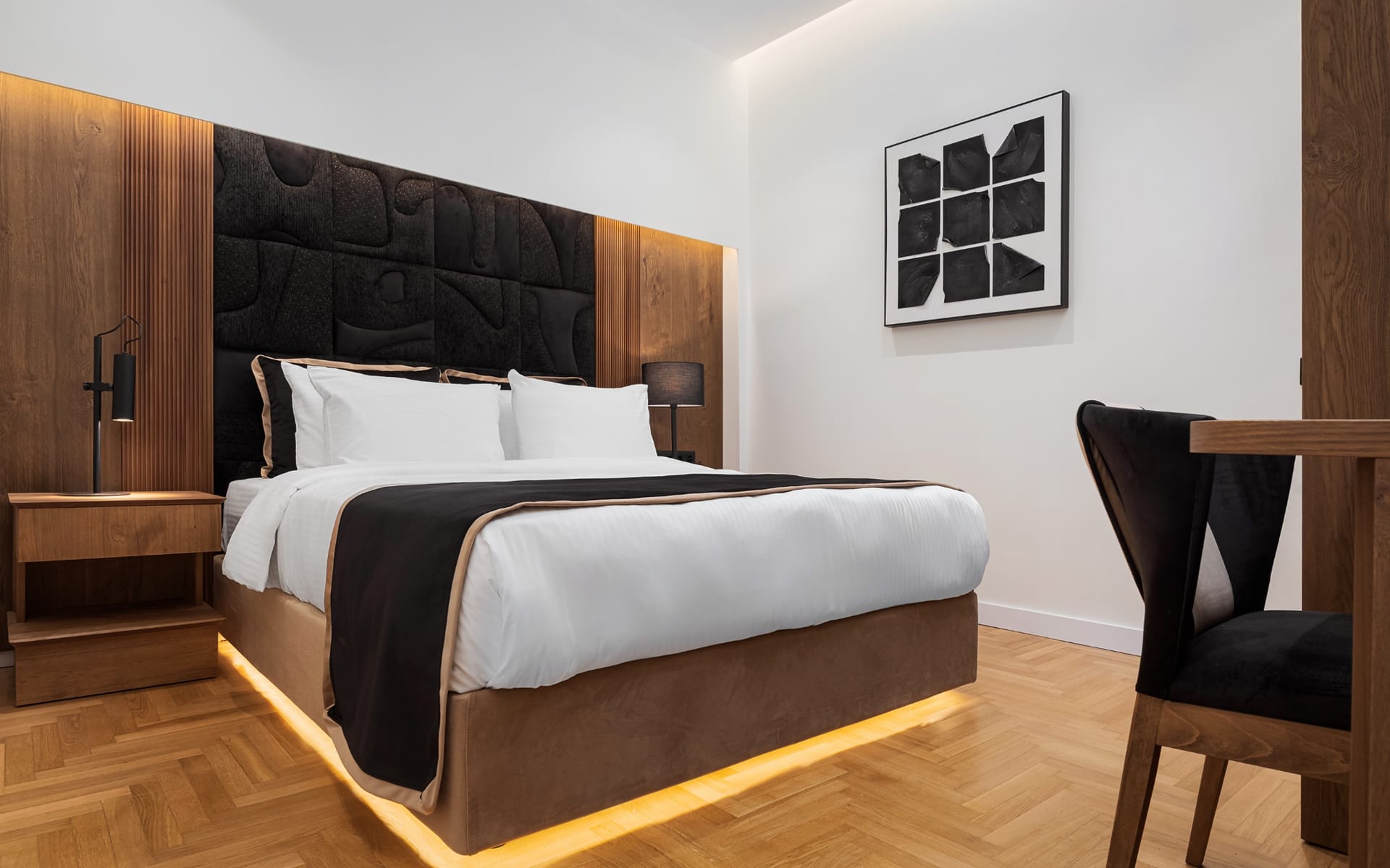 Voukourestiou Signature Suite | Voukourestiou 27 Athens 106 73