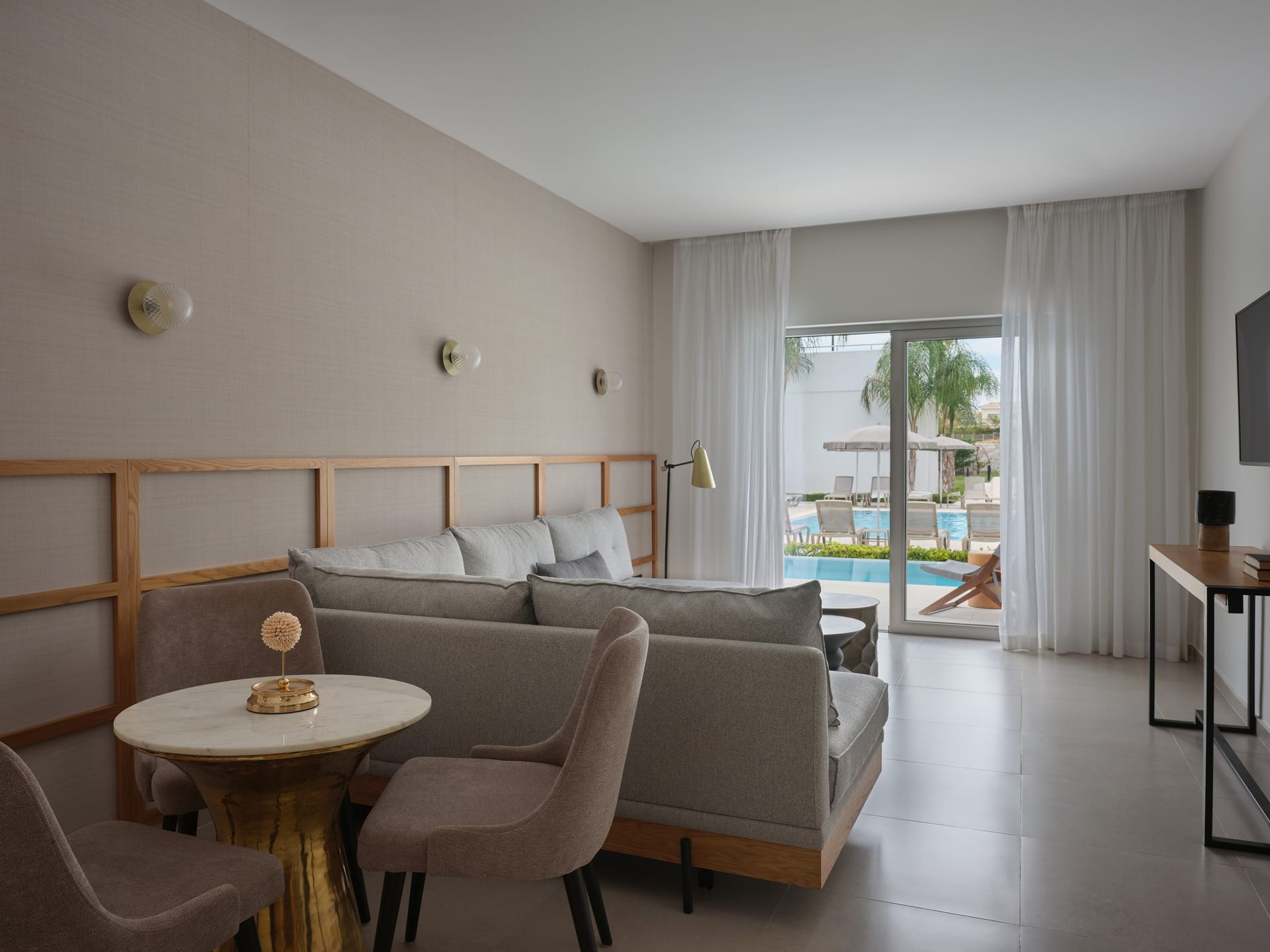 One Bedroom Suite Swim up