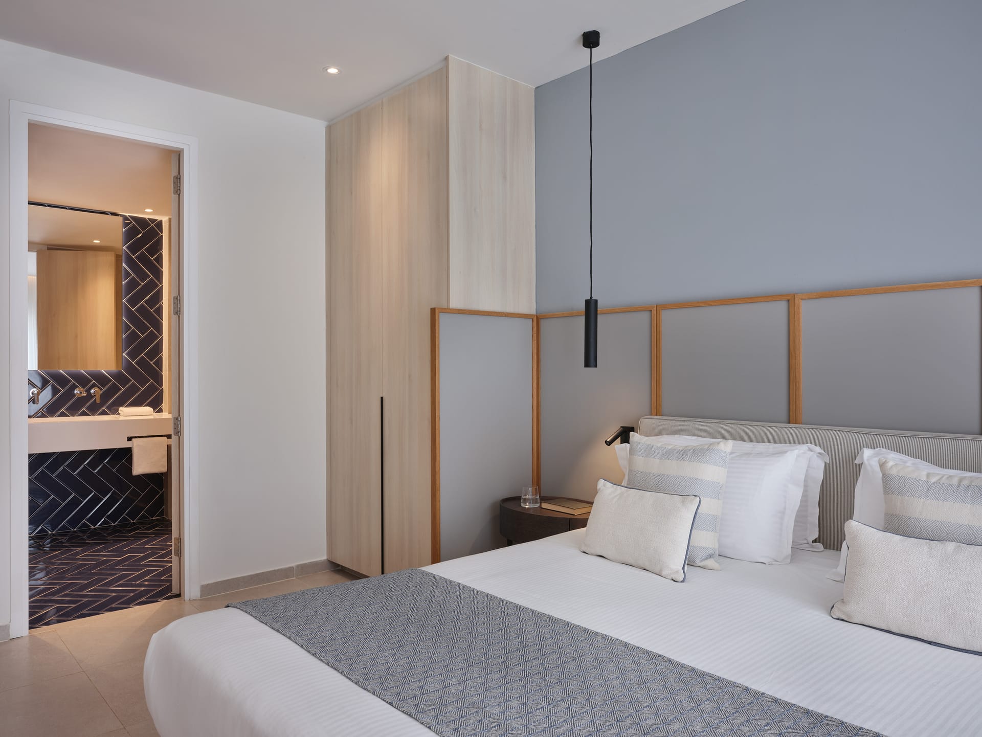 One Bedroom Suite Swim up