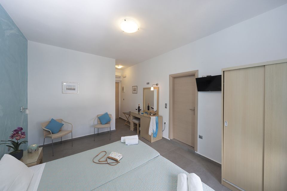 Twin Room with Mountain View (1st Floor)