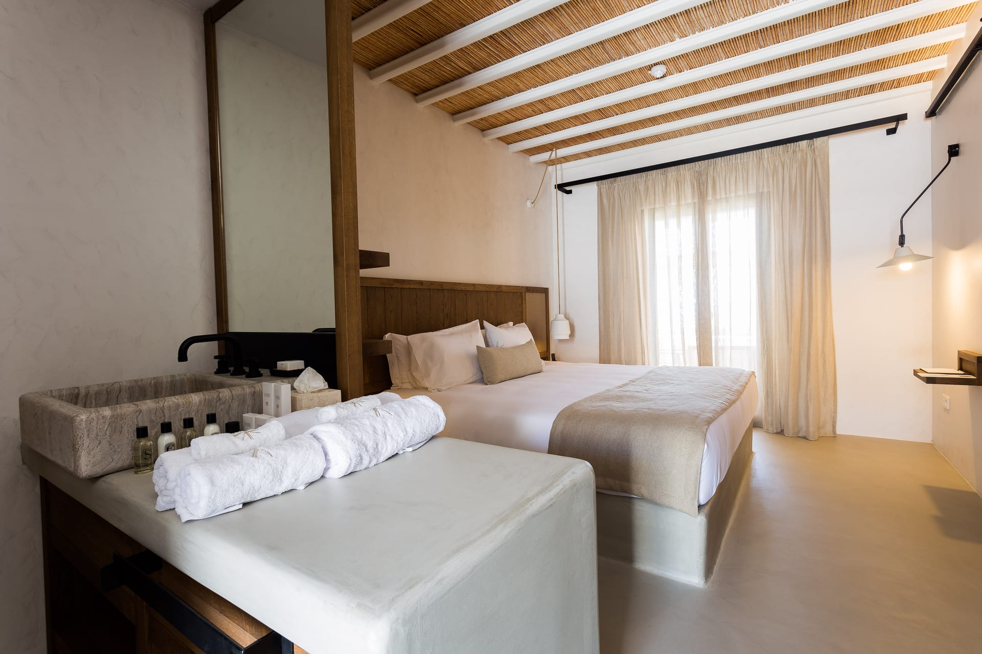Deluxe Room Pool & Sea View