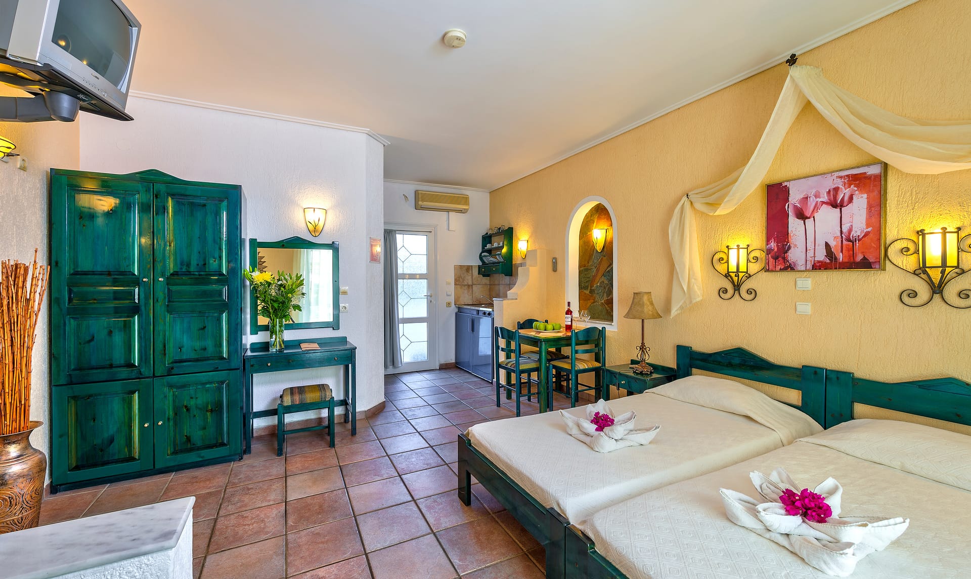Castle Suites, Platanias, Grčka — Triple Studio