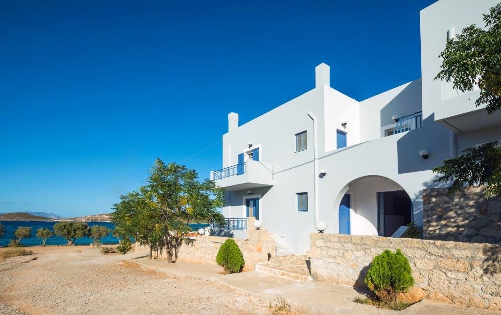 Apartment with Limited Sea View