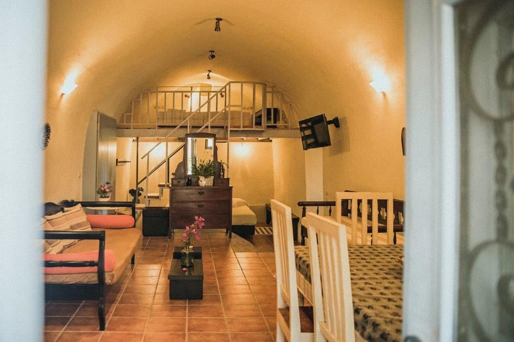 Dipato House
