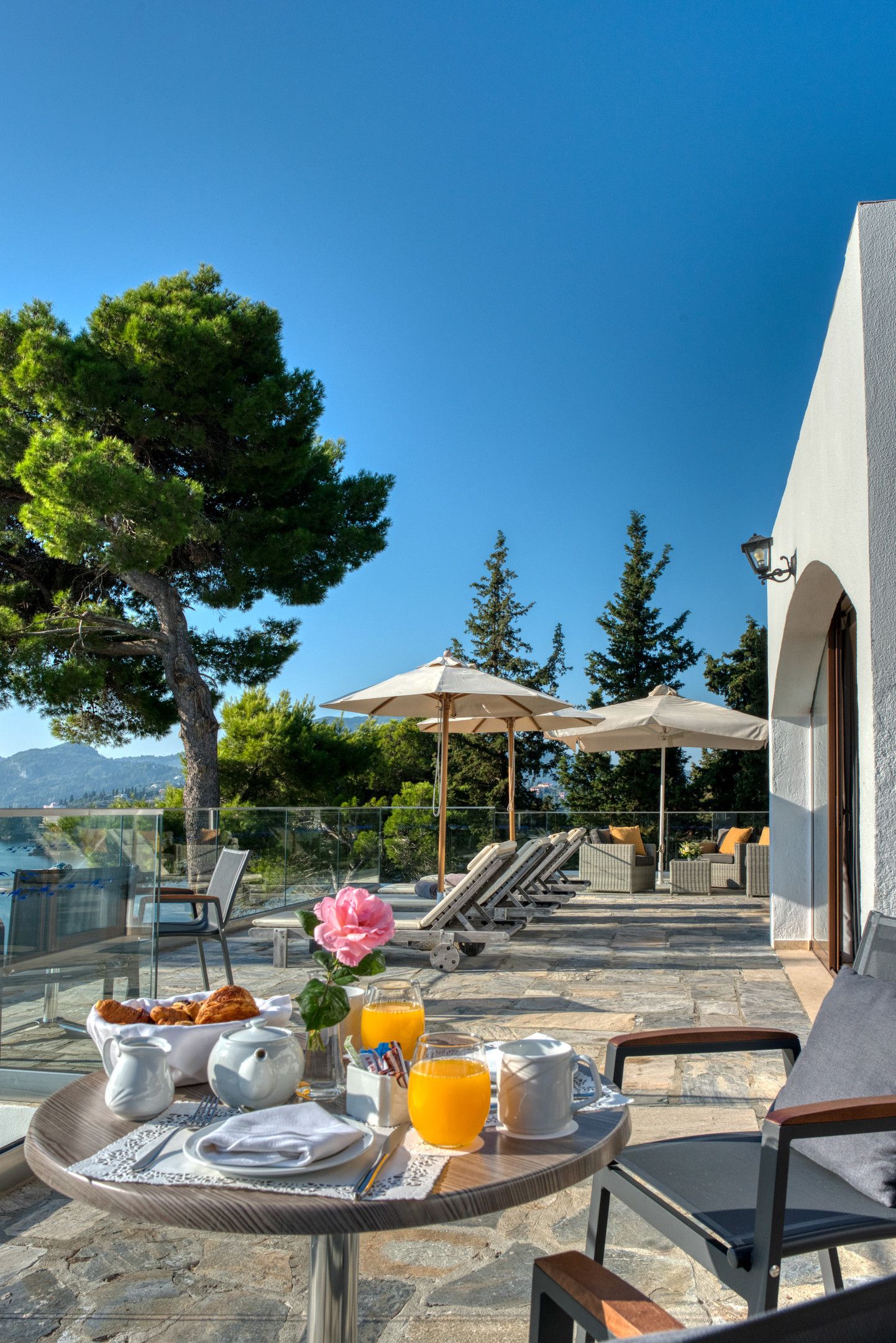 Deluxe Family Bungalow with Private Pool Sea & Mouse Island View