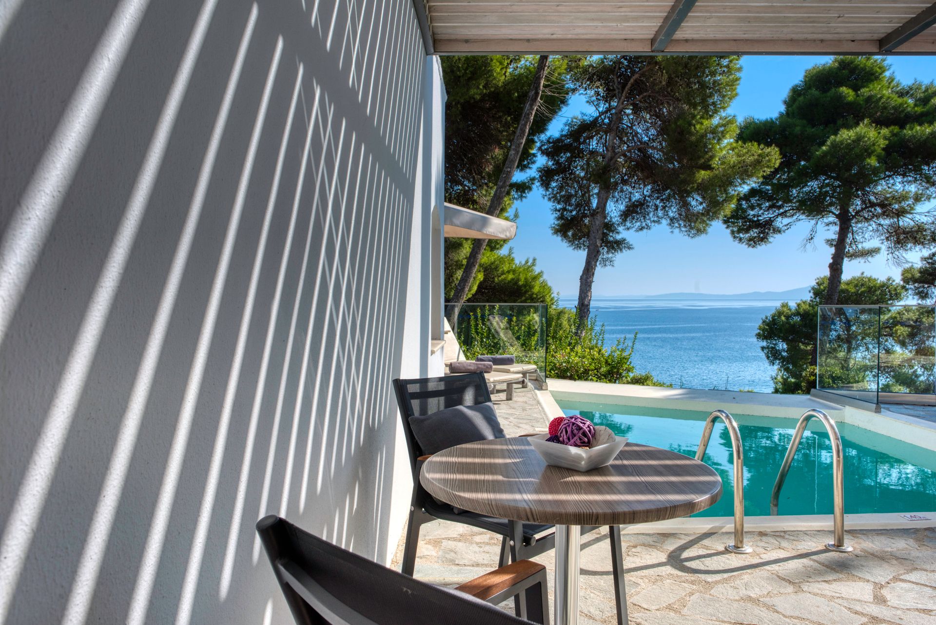 Deluxe Family Bungalow with Private Pool Sea & Mouse Island View