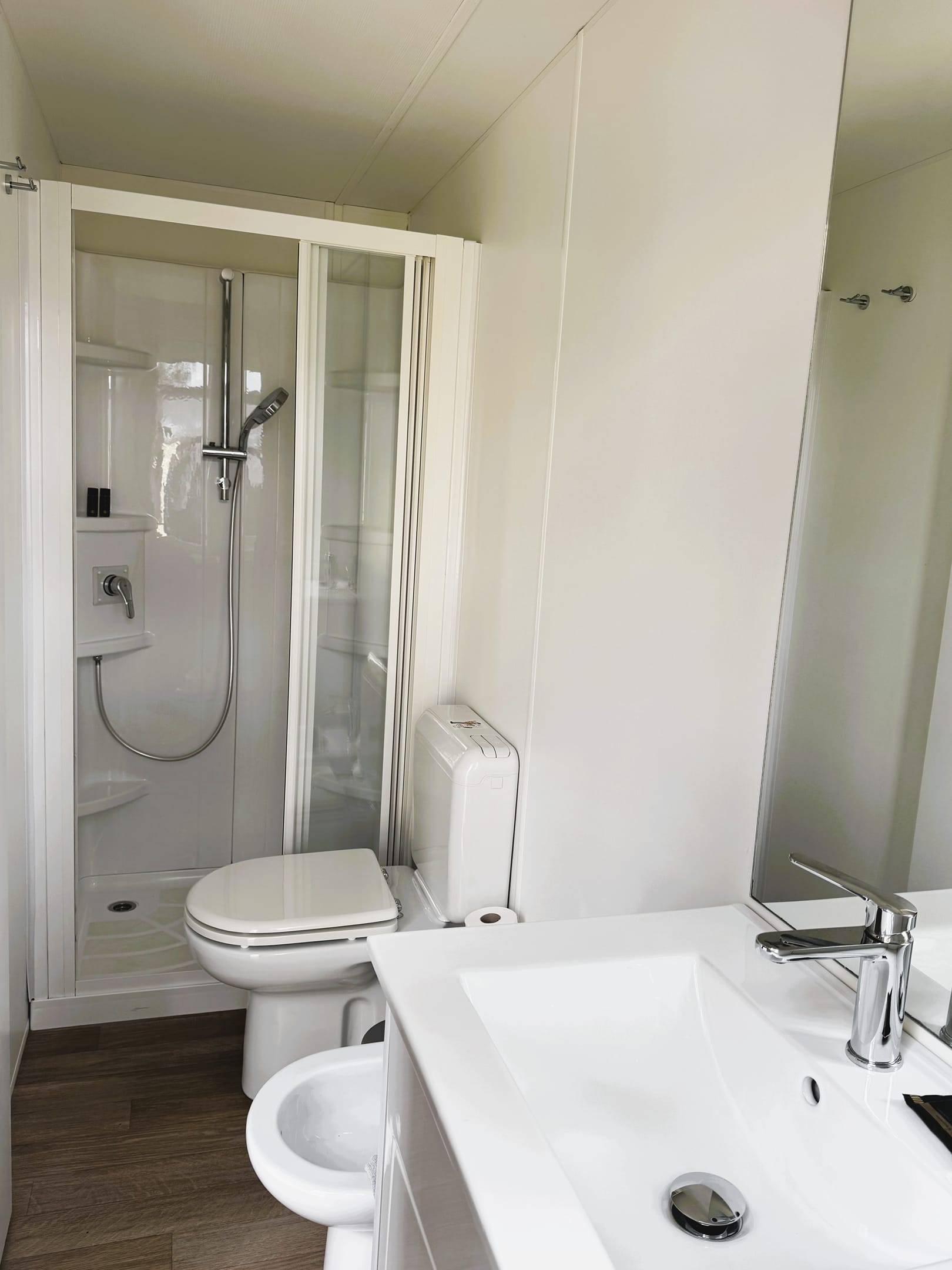 Hotel Mobile Room