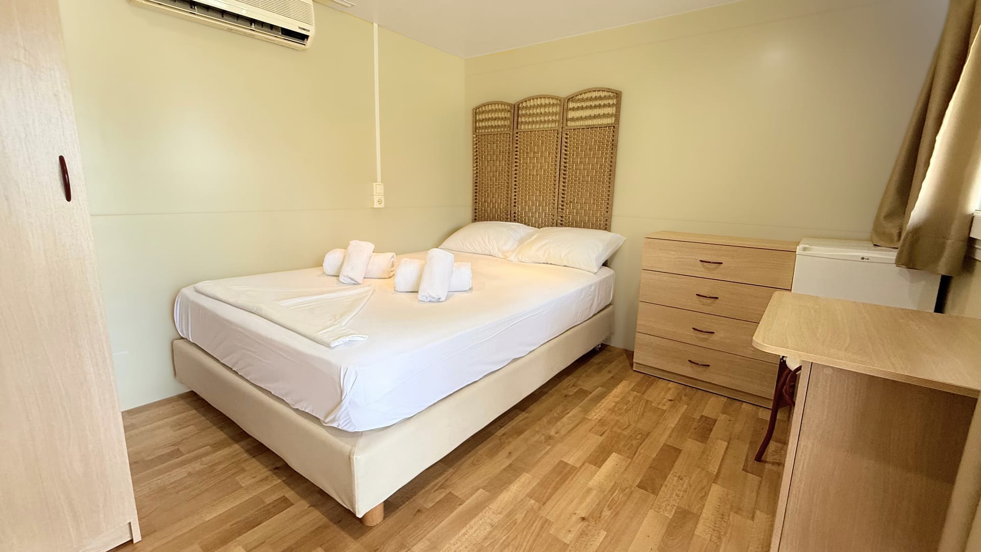 Economy Double or Twin Mobile Room