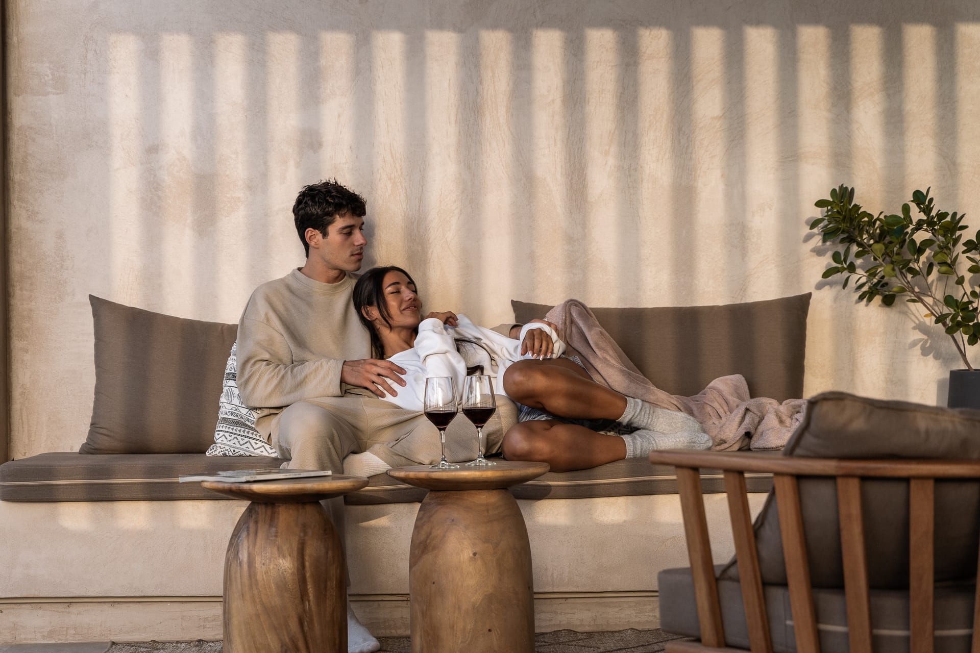 Cicada Suites Elegant Beach Living