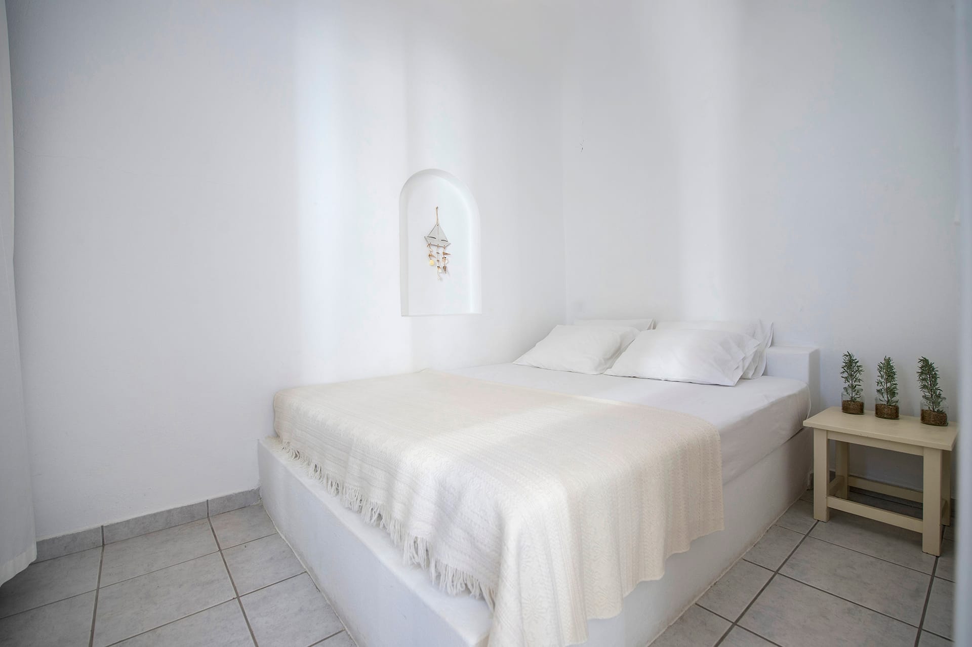 Artemis | 1 Bedroom Apartment with mountain View and Patio