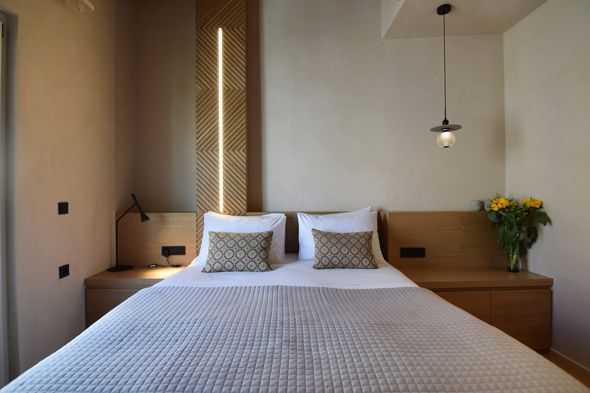Cozy Suite with Old Town View and Balcony