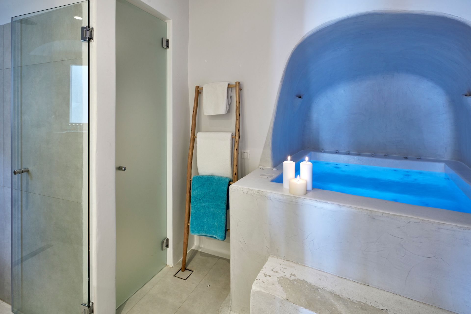 Cave Suite