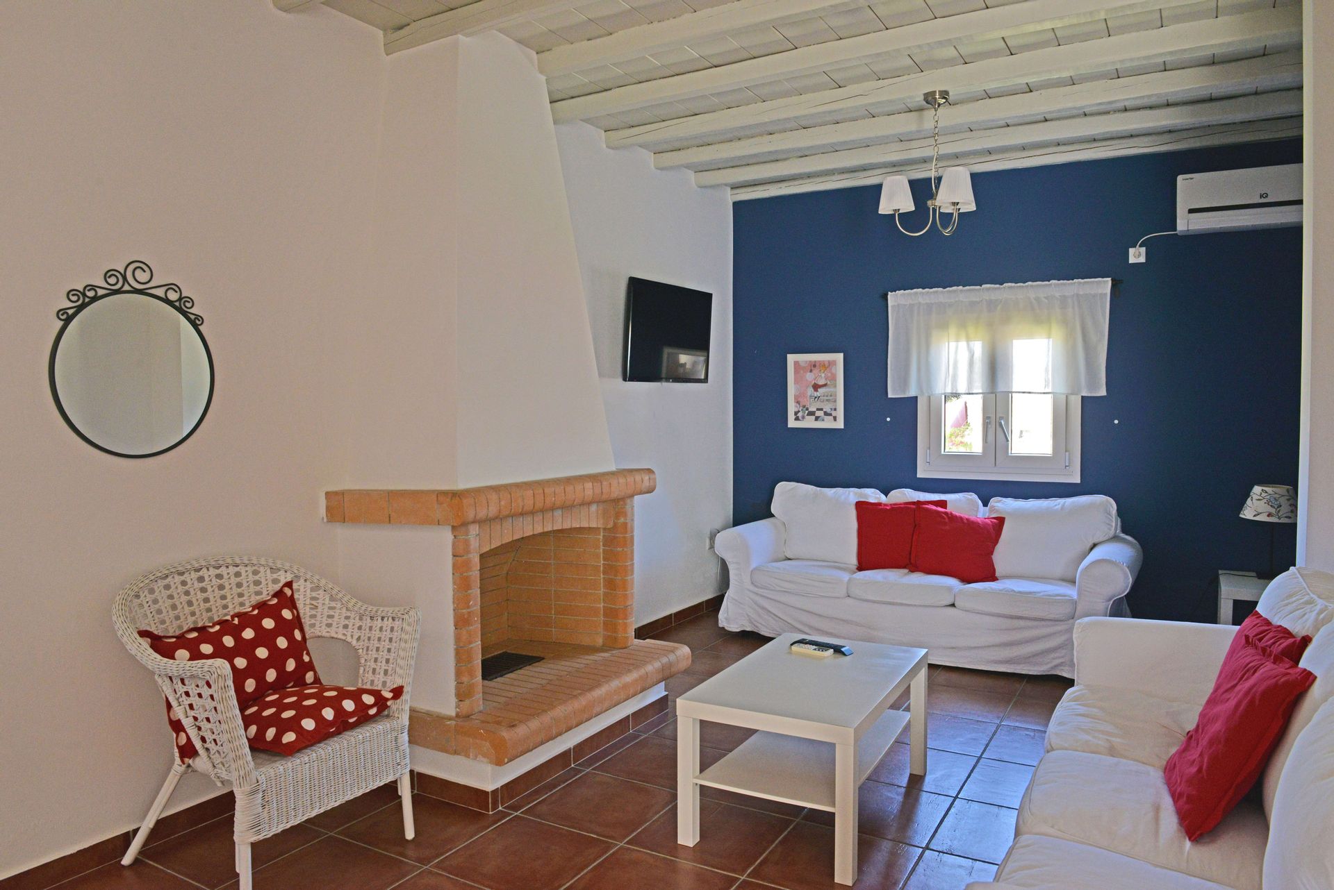 Four-Bedroom House - Garden and Lateral Pool View