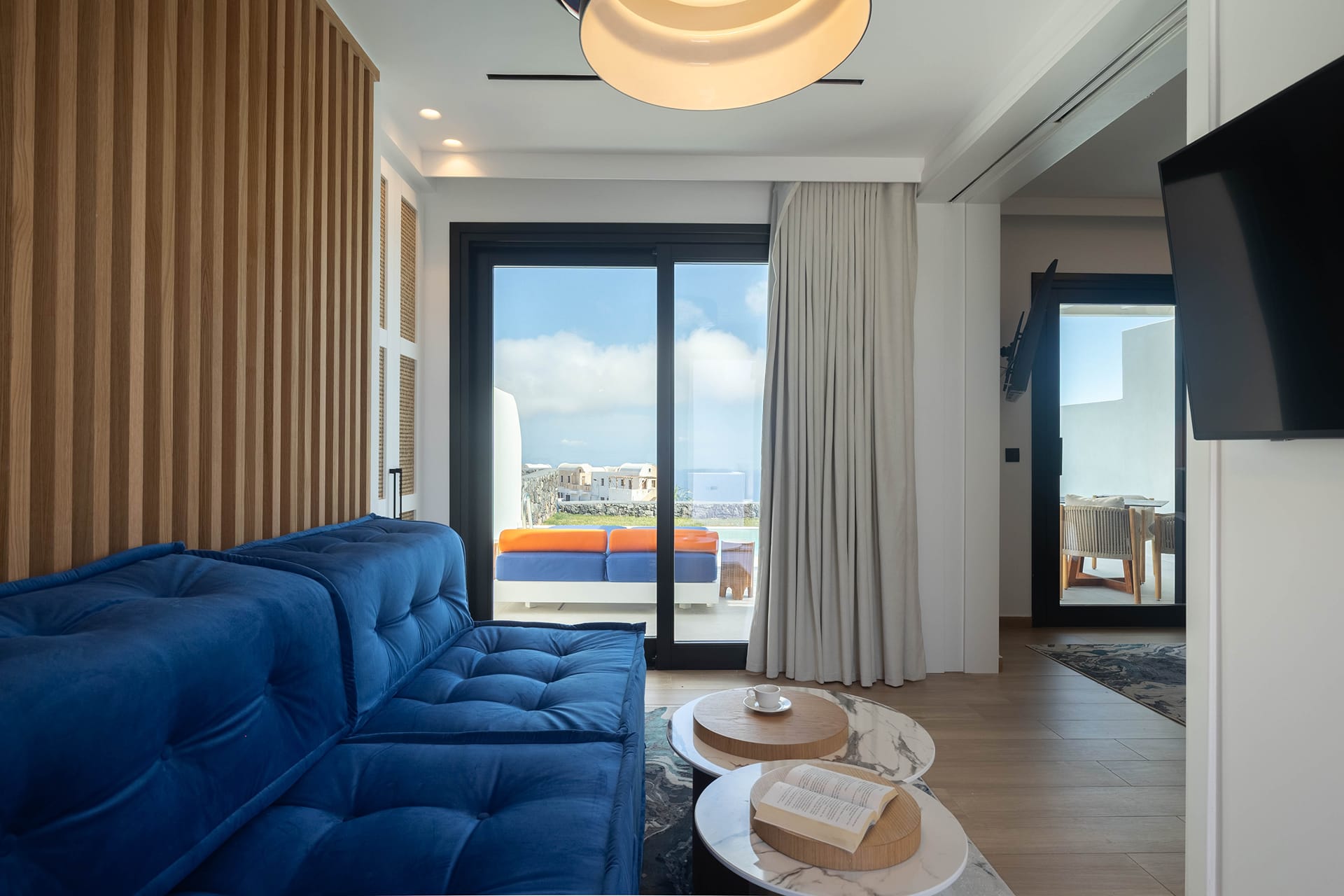 Cresanto Luxury Suites, Imerovigli, Grčka — Grand Villa with Sea View & Private Heated Pool