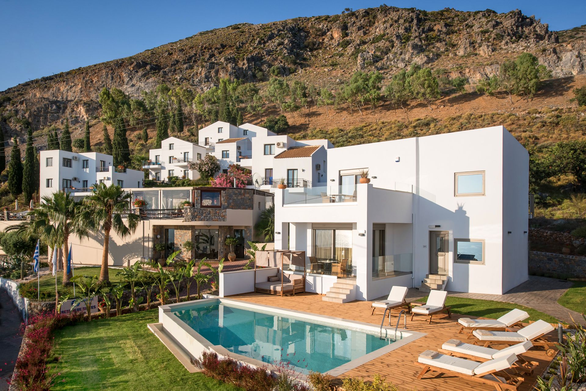 Creta Blue Hotel Suites in Koutouloufari, Hersonissos, Crete Book Online