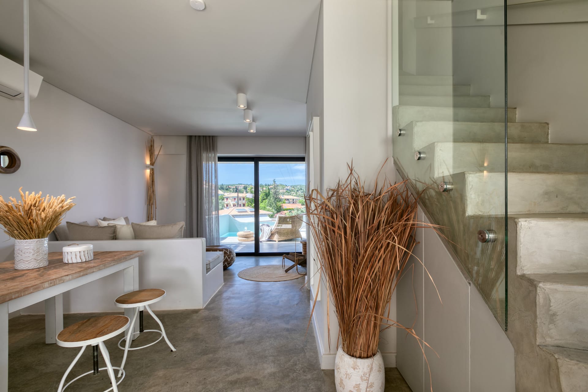 Presidential Suite with Private Pool and Partial Sea View