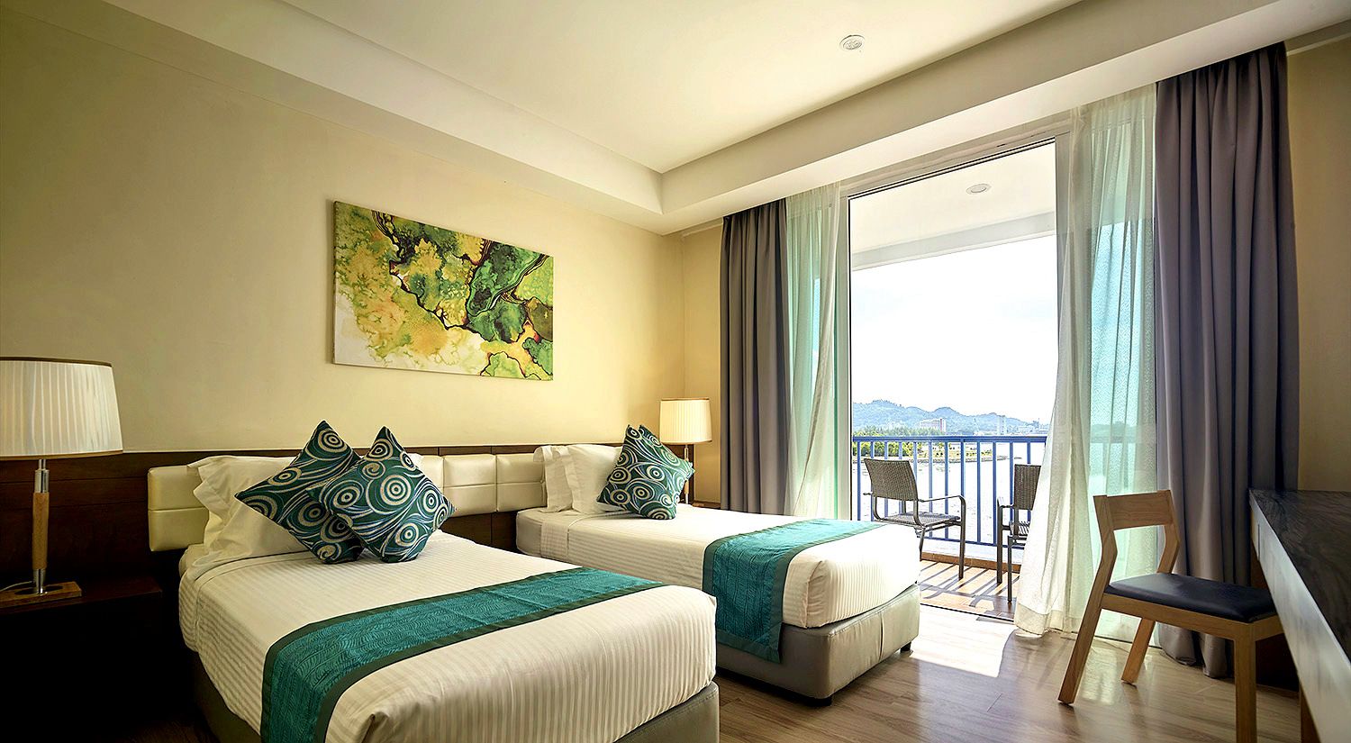 Deluxe sea view room перевод