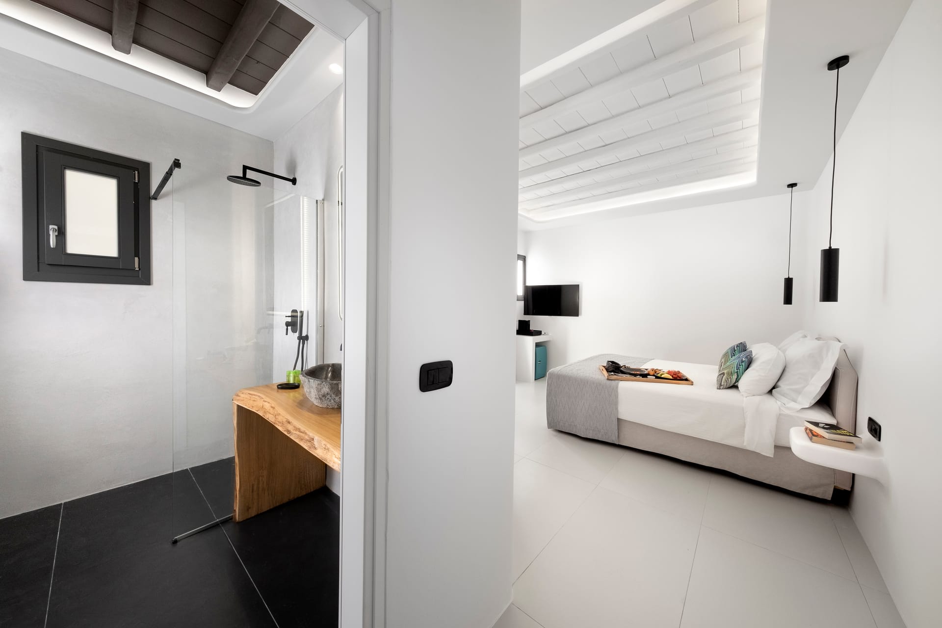 STANDARD DOUBLE INLAND VIEW