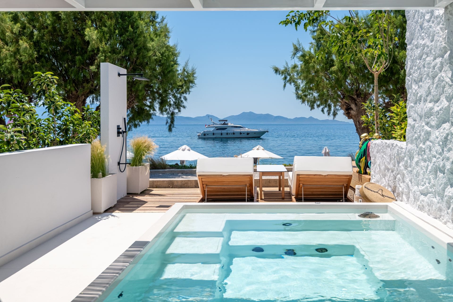 Beachfront Wellness Suite with Mini Pool