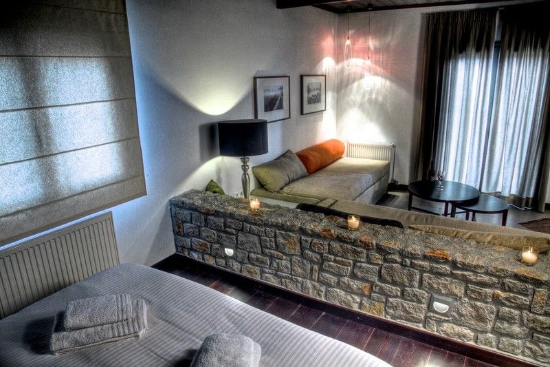 Suite with Fireplace and Spa Bath
