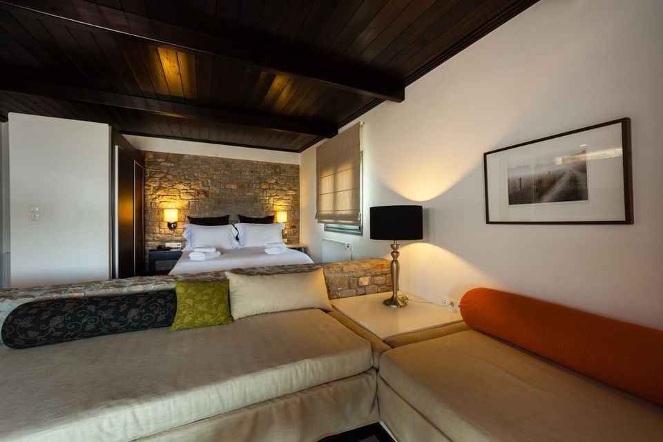 Suite with Fireplace and Spa Bath