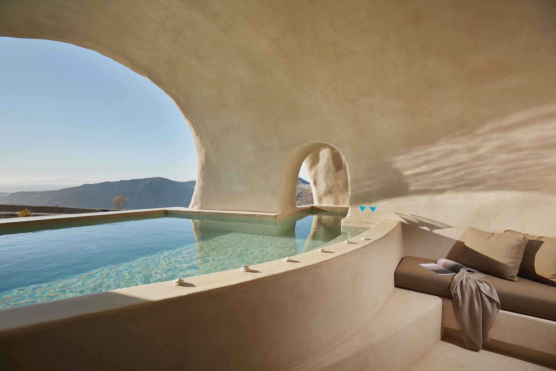 Elysium Cave Suite with Jacuzzi & Caldera View