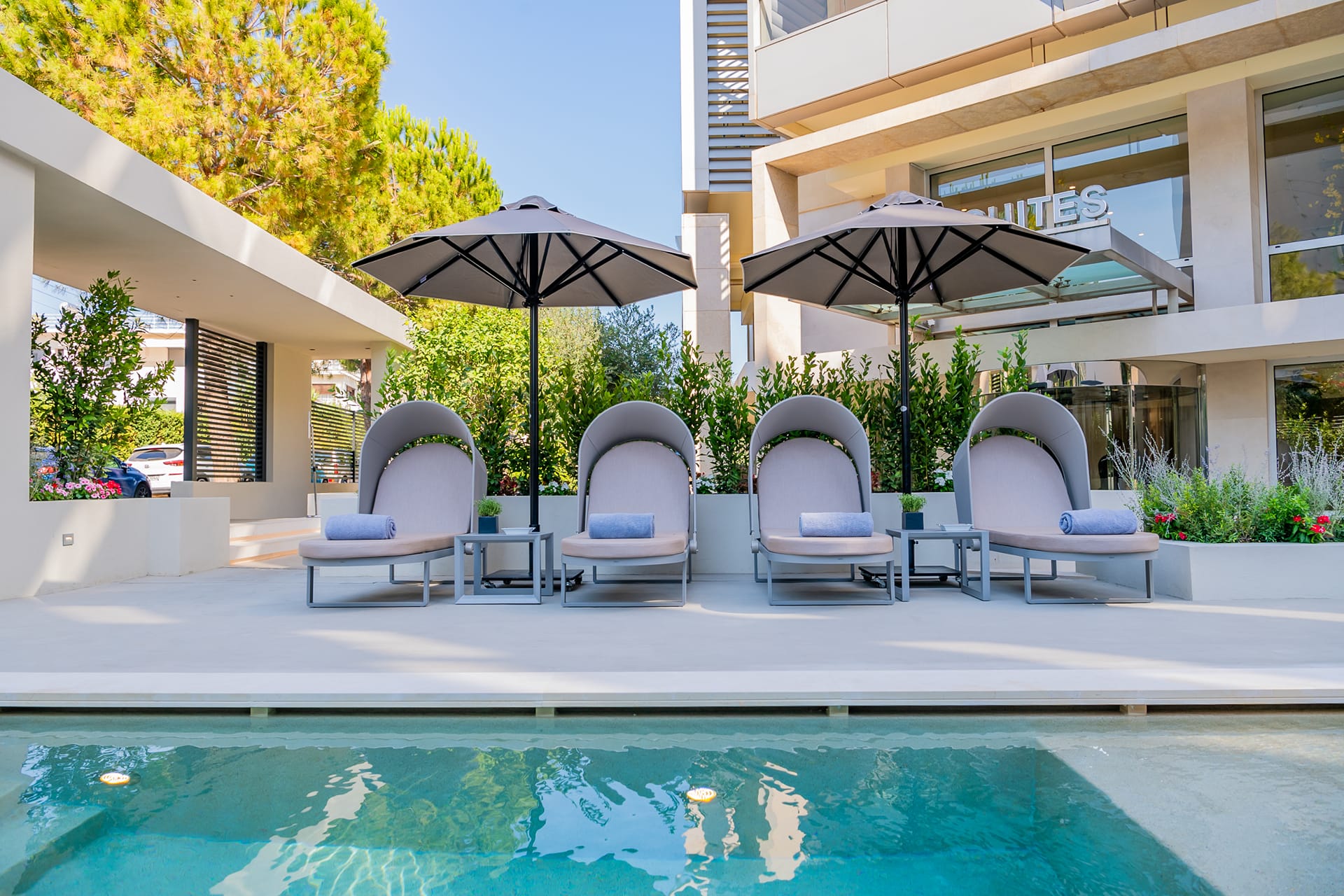 Divani Escape, ,