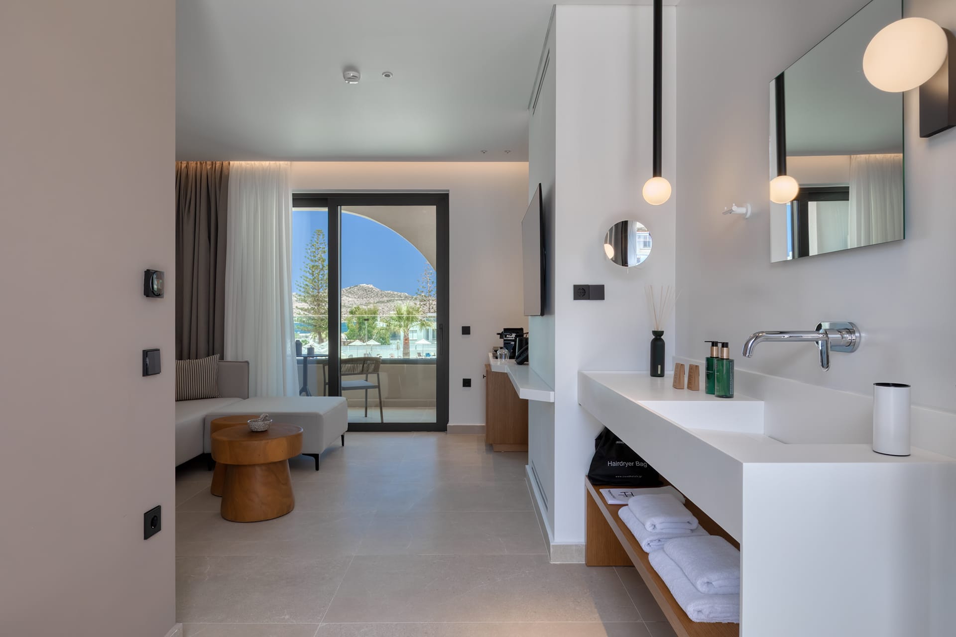 Deluxe Maisonette Side Sea View
