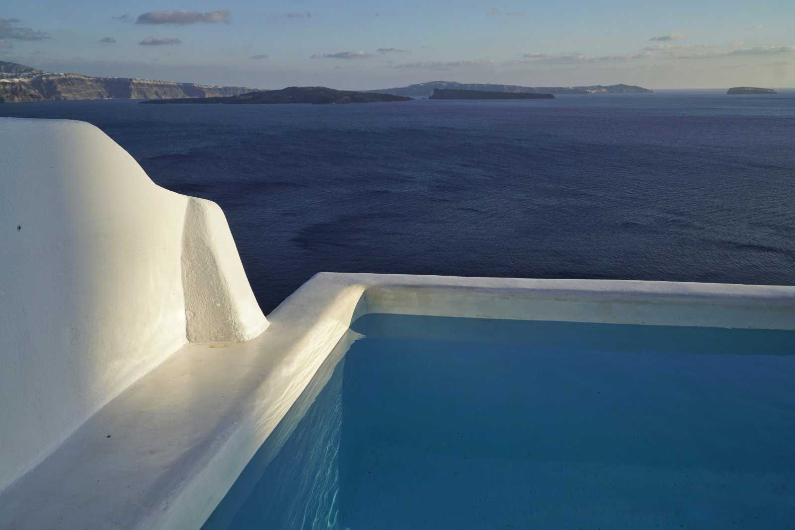 Three - Bedroom Private Pool Residence with Caldera View