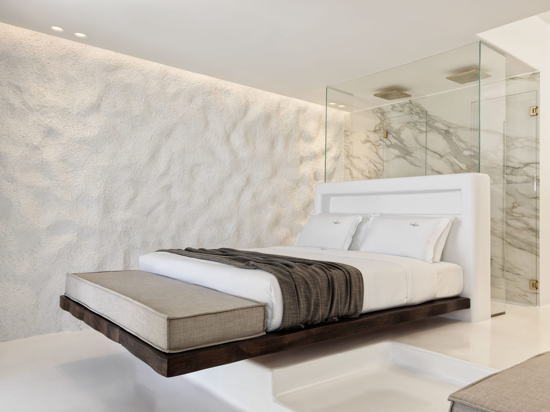 Signature Suite with Private Heated Pool Sea View