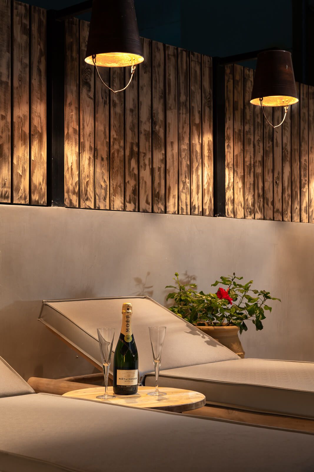 Queen Suite with Private Outdoor Hydromassage Tub | Iviskos