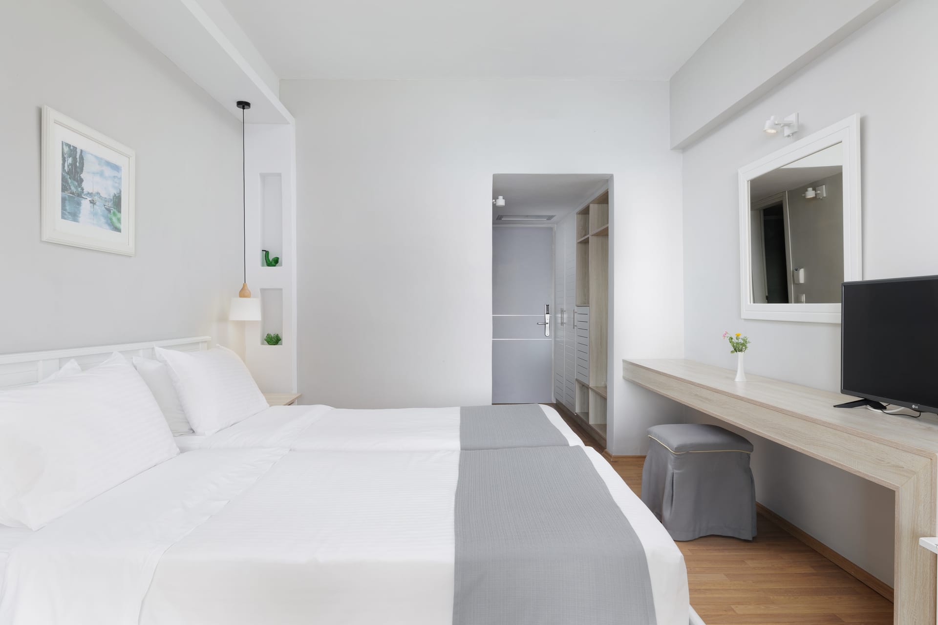 Double or Twin Room with Mountain View