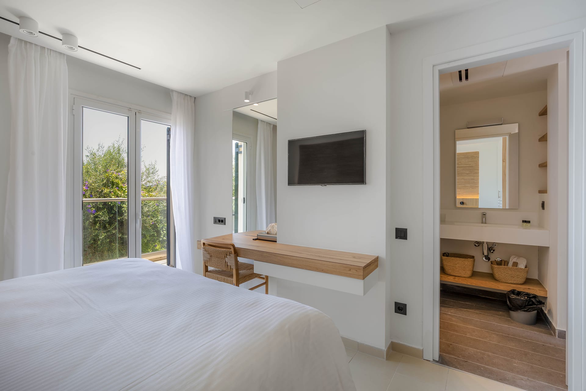 One Bedroom Suite Sea View