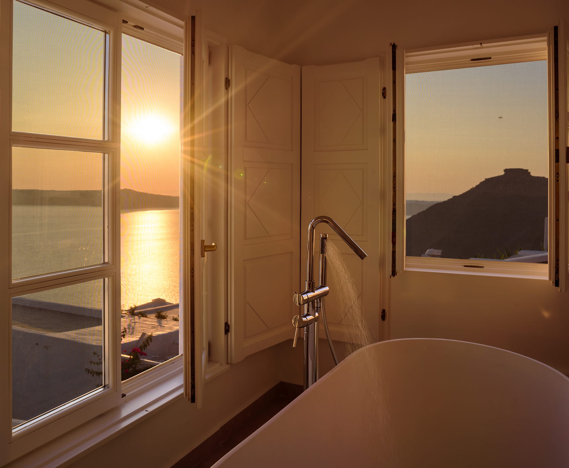 Honeymoon Suite with Caldera View