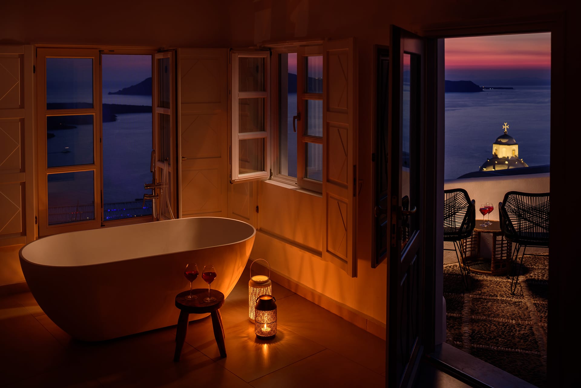 Honeymoon Suite with Caldera View