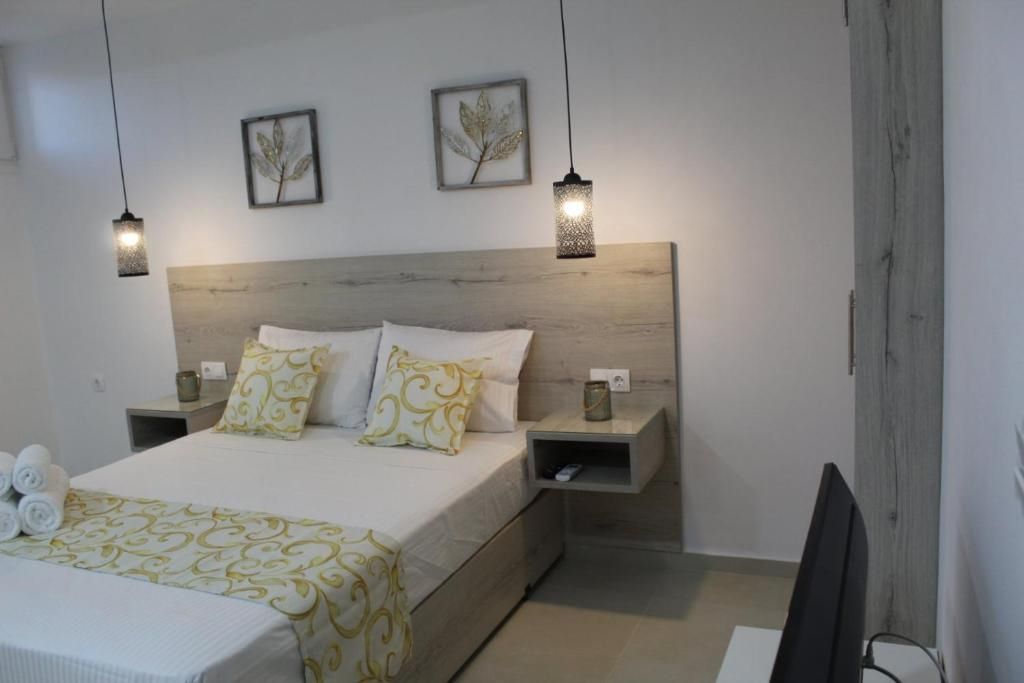 Semi-Βasement Studio ​Double bed
