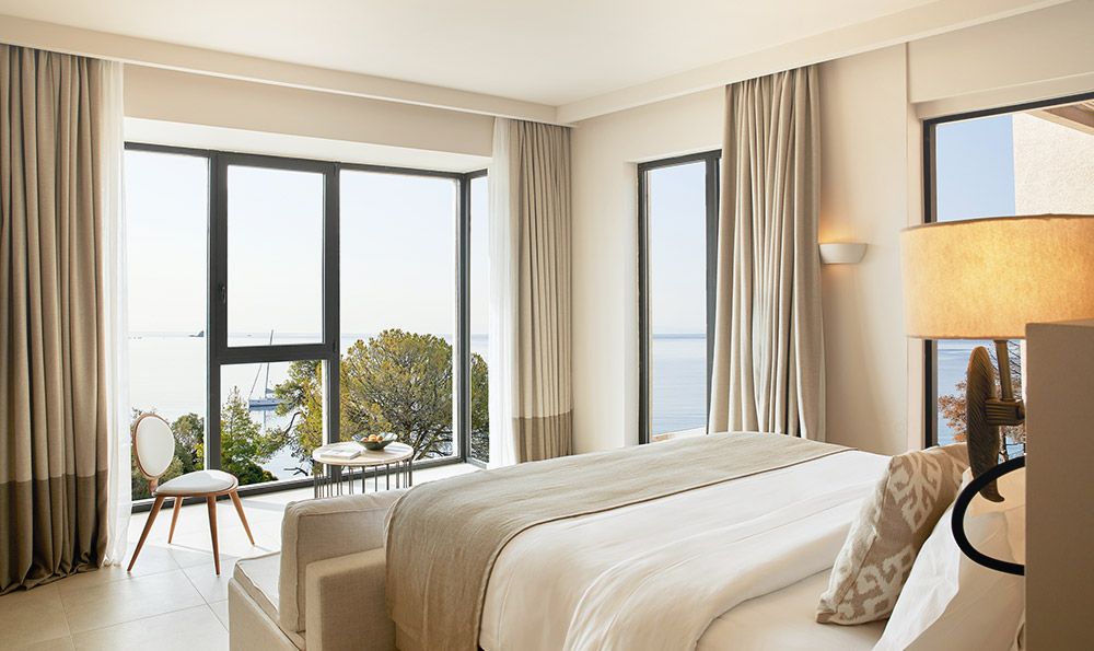 Junior Suite Hot Tub | Grace Rooms & Suites