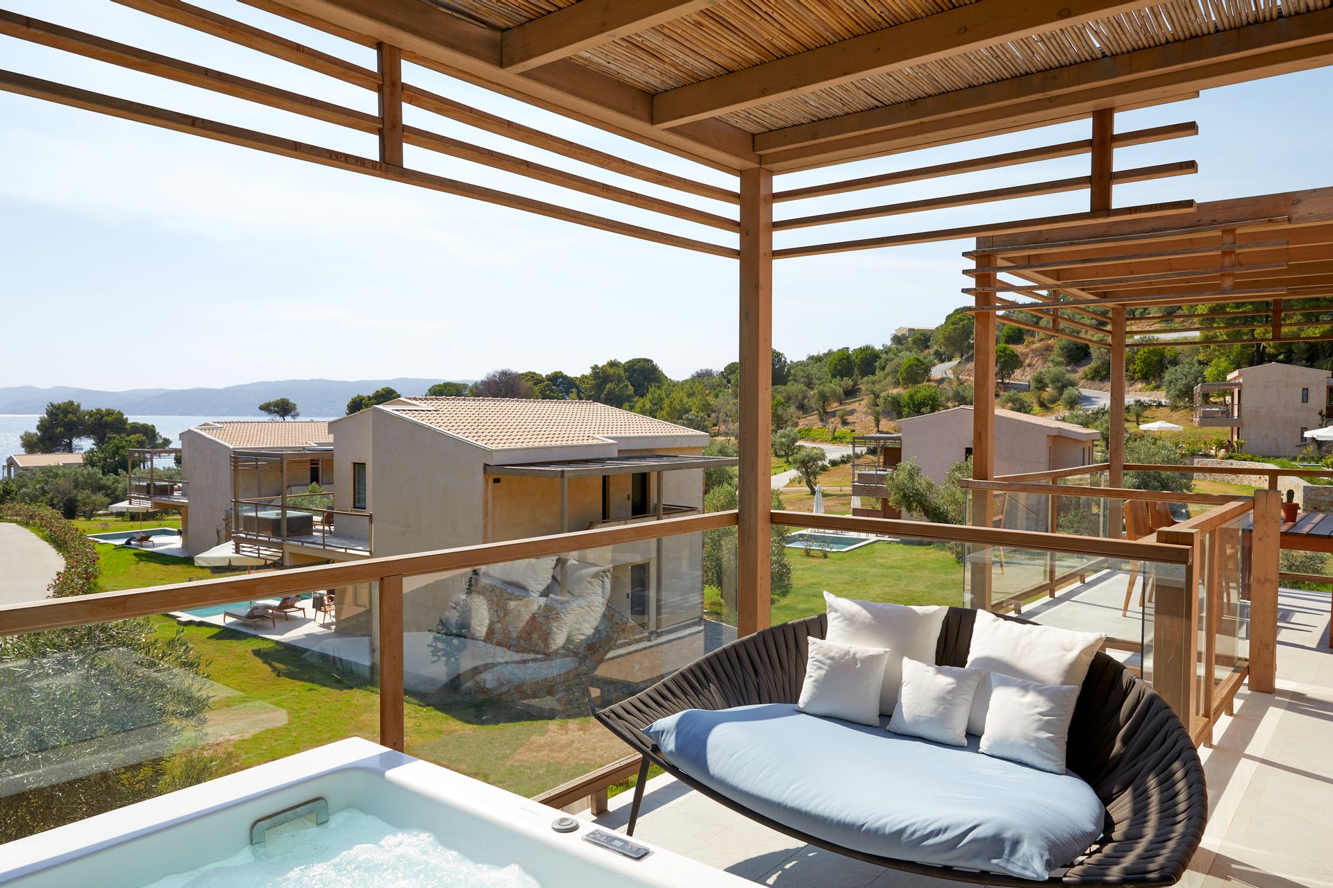Premium Suite Hot Tub | Nest Grove Rooms Villas & Suites